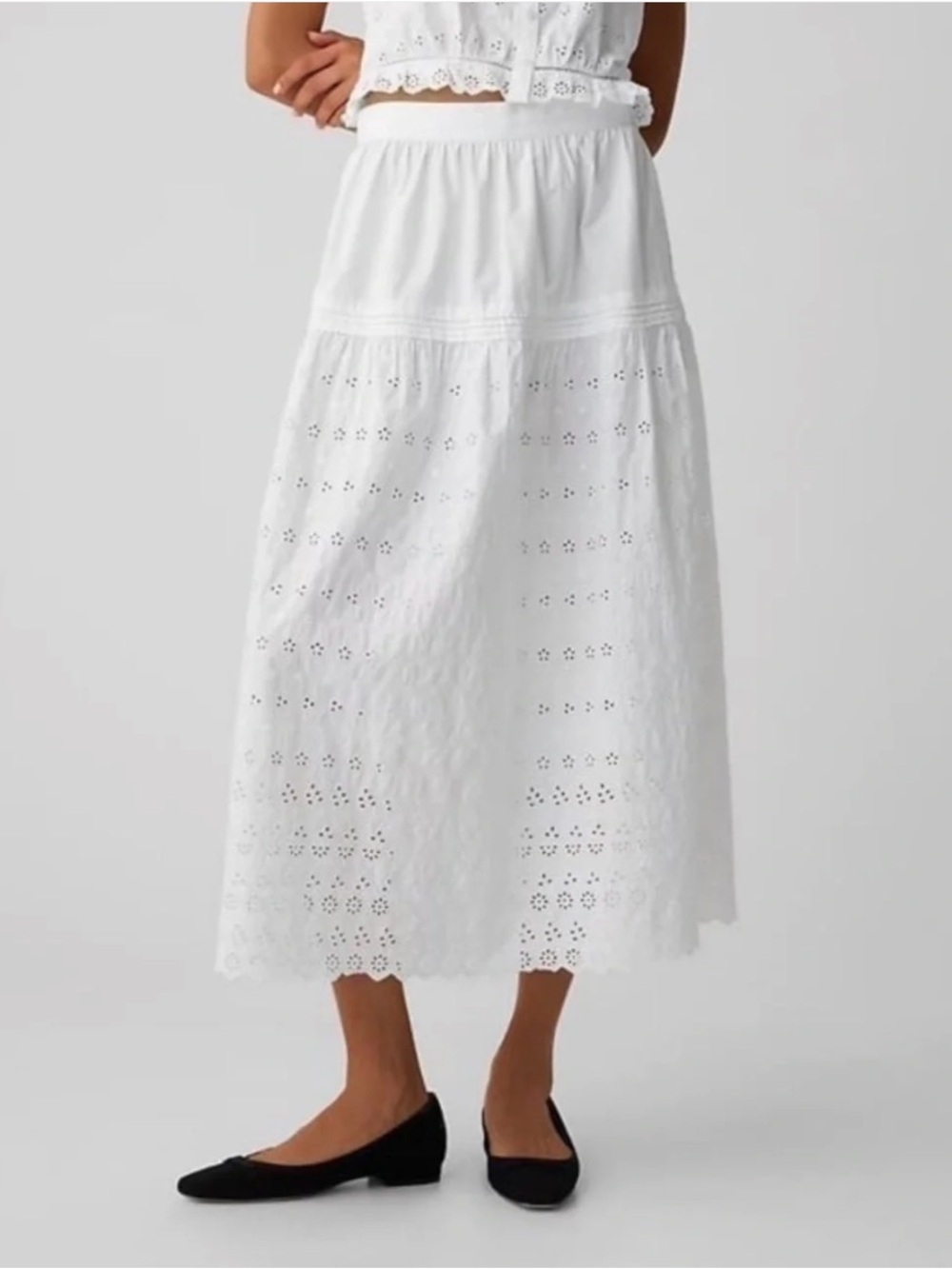 Doen x Gap White Eyelet Midi Skirt with Scalloped Hem size S (sold out quickly)